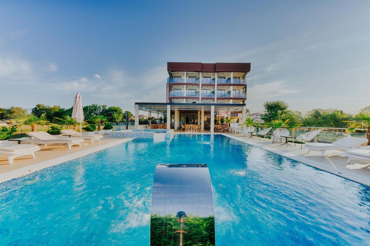 Hotel Lion Ulcinj Exterior photo