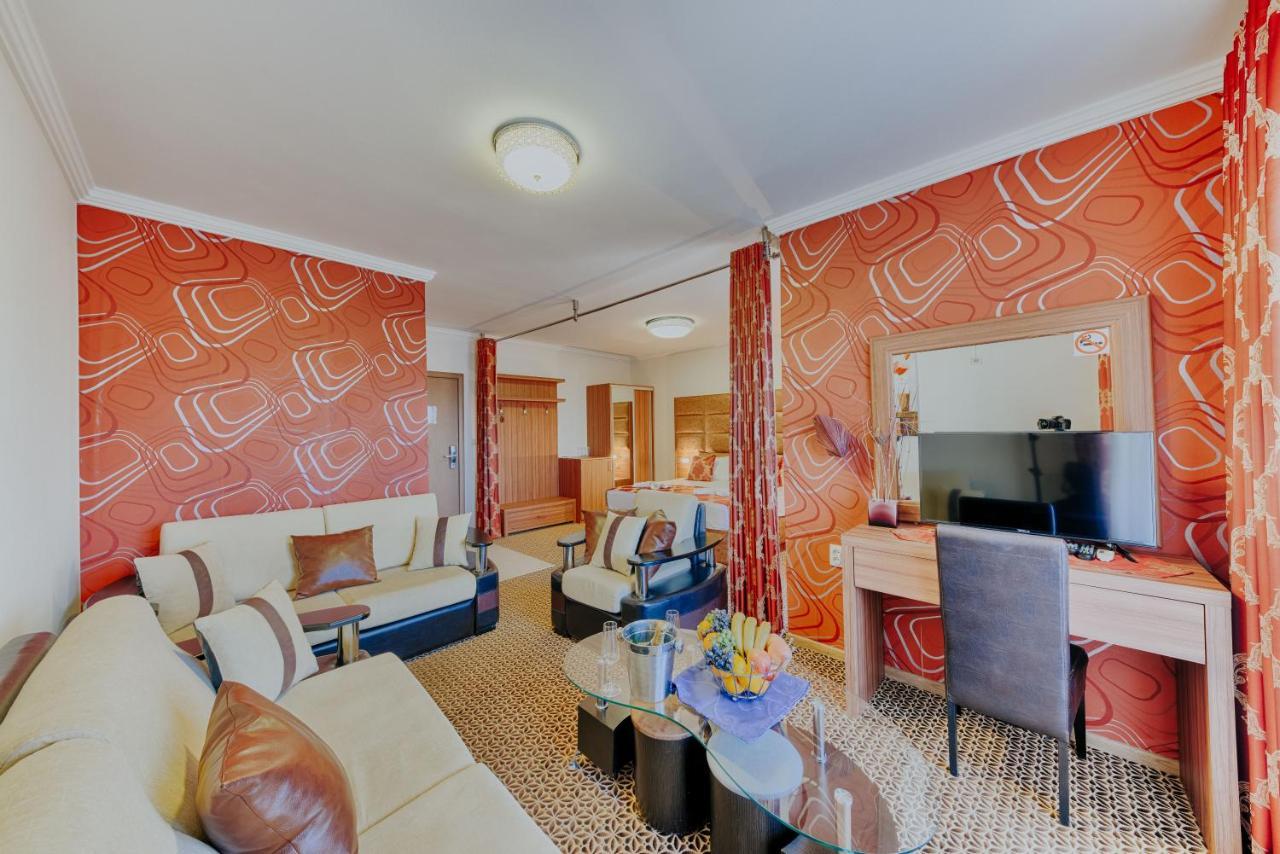 Hotel Lion Ulcinj Exterior photo