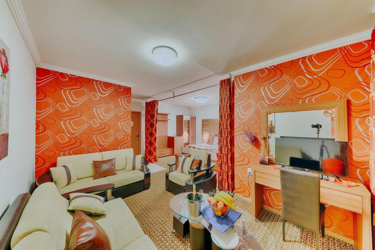 Hotel Lion Ulcinj Exterior photo