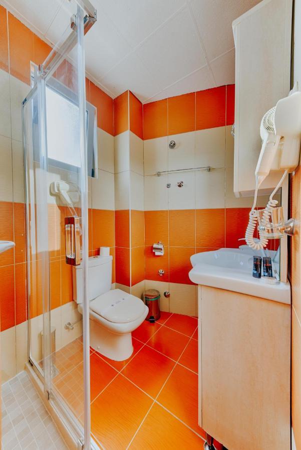 Hotel Lion Ulcinj Exterior photo