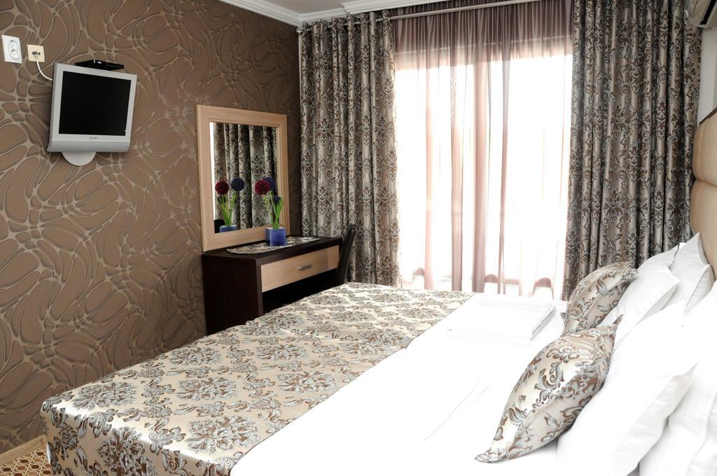 Hotel Lion Ulcinj Exterior photo