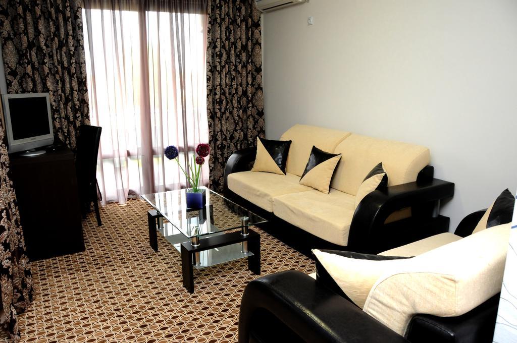 Hotel Lion Ulcinj Exterior photo